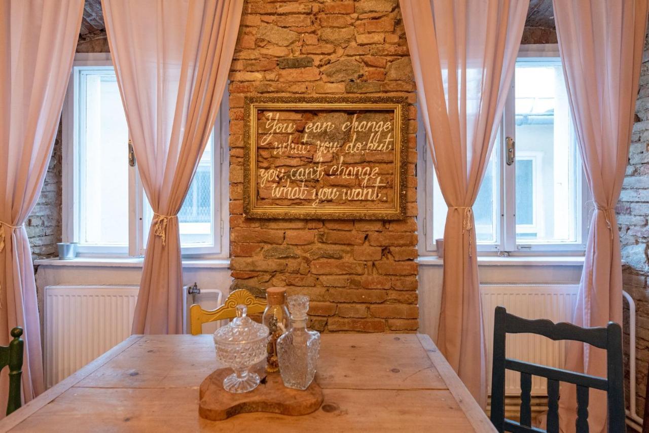 ברטיסלאבה Accommodation At The Folklore Apartment מראה חיצוני תמונה